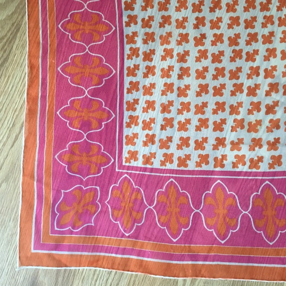 VINTAGE Specialty House‎ Fashion Fleur-de-Lis Scarf - Picture 2 of 4